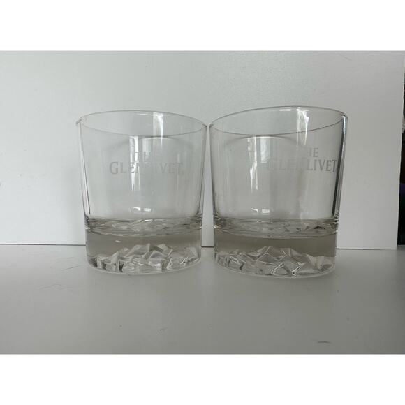The Glenlivet Scotch Whisky Rocks Glass Raised Cut Base Etched 10 oz Heavy set 2 - Picture 1 of 7